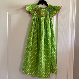 Girls size 5 smocked dress.